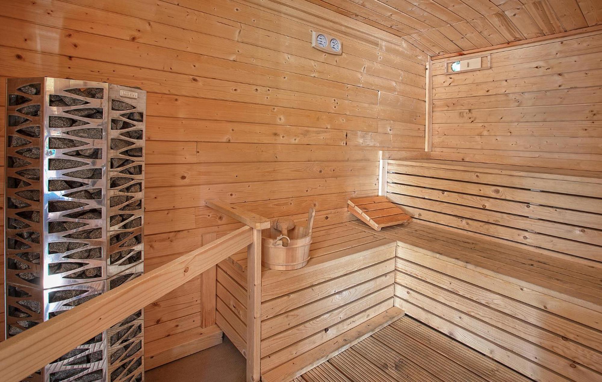 Nice Home In Poblocie With Sauna Exterior photo